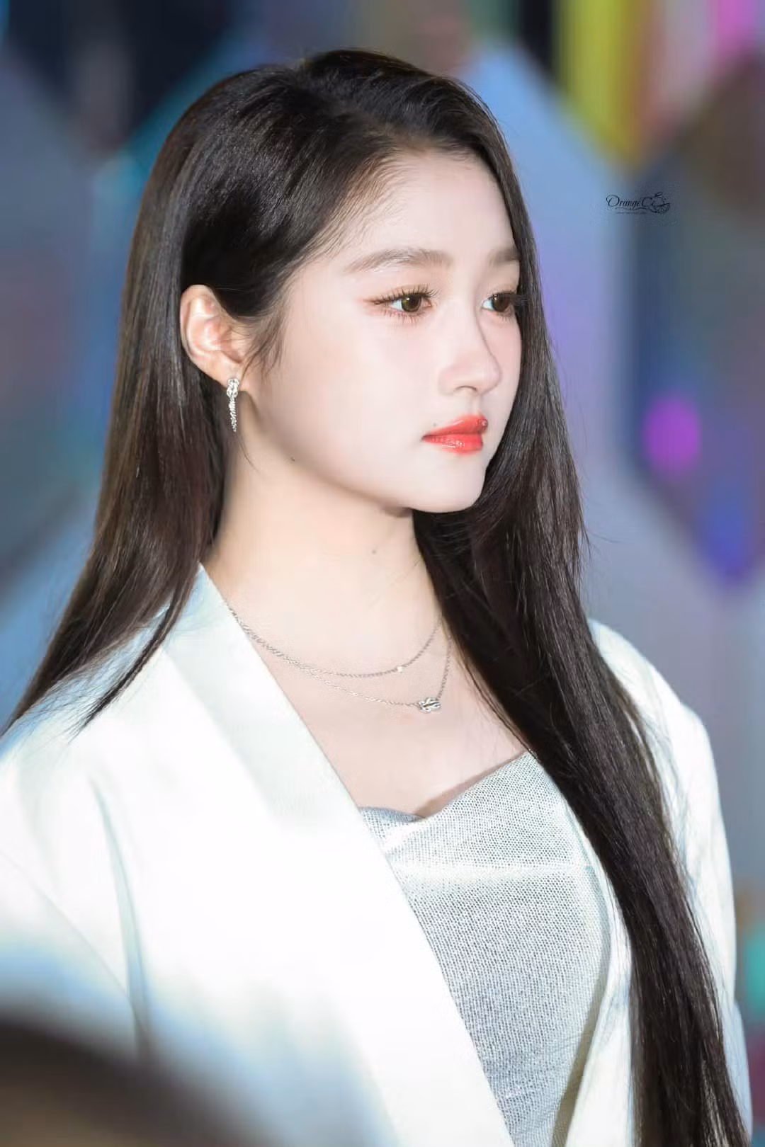 Quan Hiểu Đồng khá buồn bã khi tham gia sự kiện mới. Quan Hiểu Đồng khá buồn bã khi tham gia sự kiện mới.