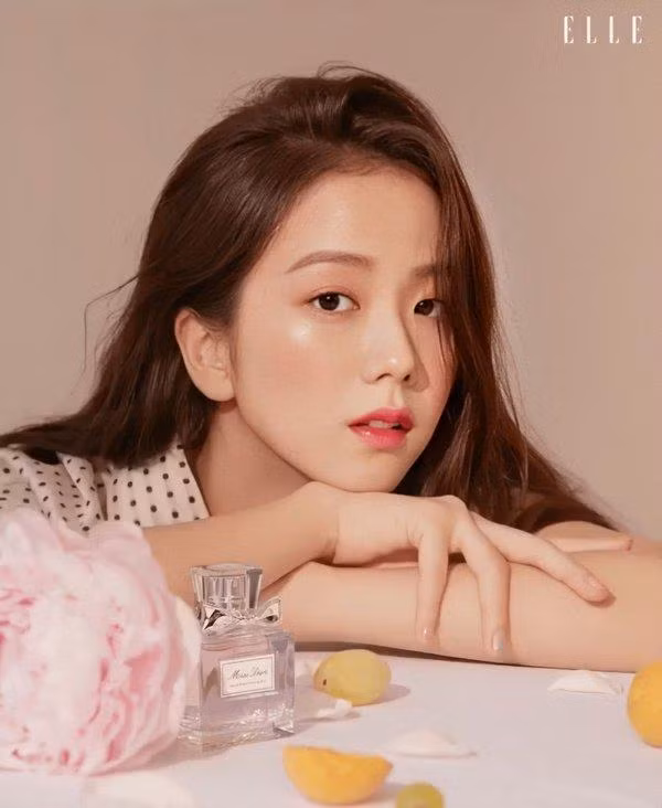 Jisoo được khen xinh nhất khi để tóc dài
