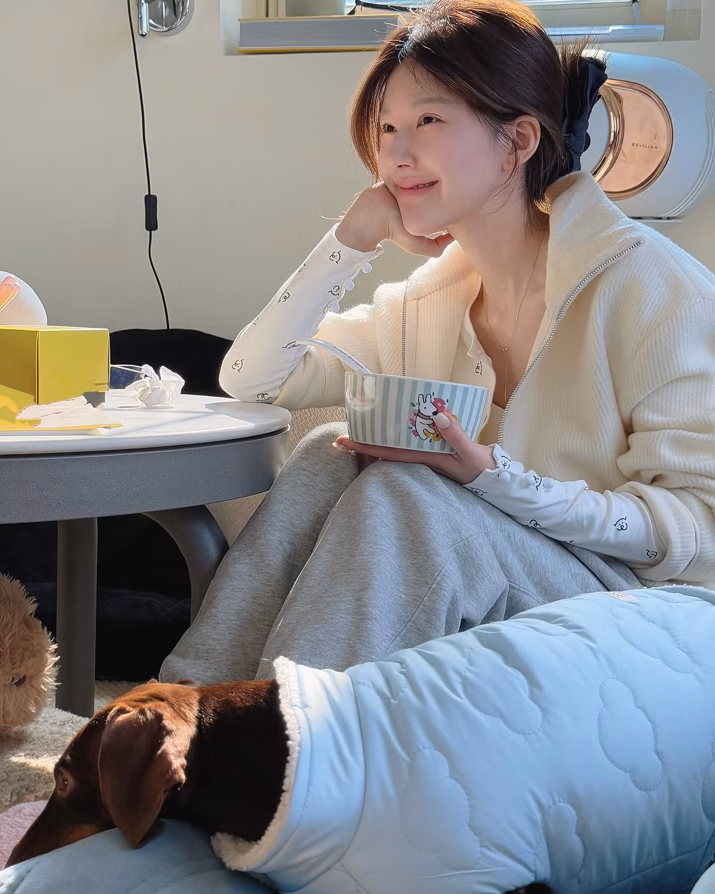 Nữ diễn viên đã phần nào lấy lại được vẻ rạng rỡ. Nữ diễn viên đã phần nào lấy lại được vẻ rạng rỡ.