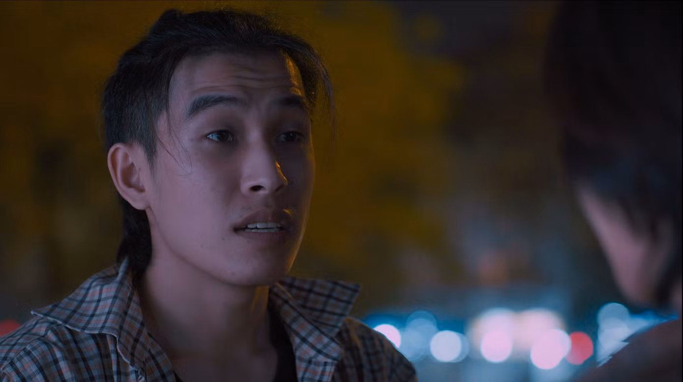 Gã em trai hư hỏng của Luyến còn xuất hiện.