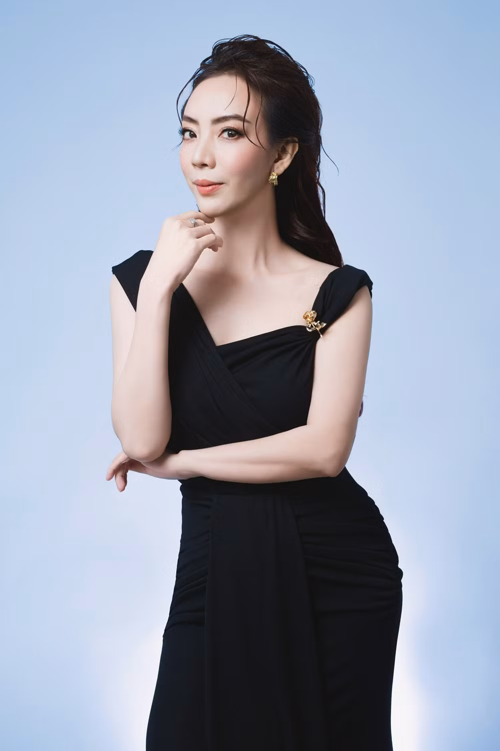 Thu Trang là nhà sản xuất kiêm đạo diễn phim Nụ Hôn Bạc Tỷ.