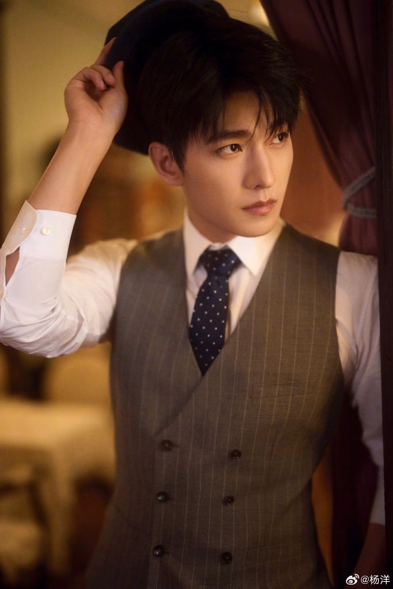 Fan Dương Dương khuyên anh nên nhận kịch bản khác.