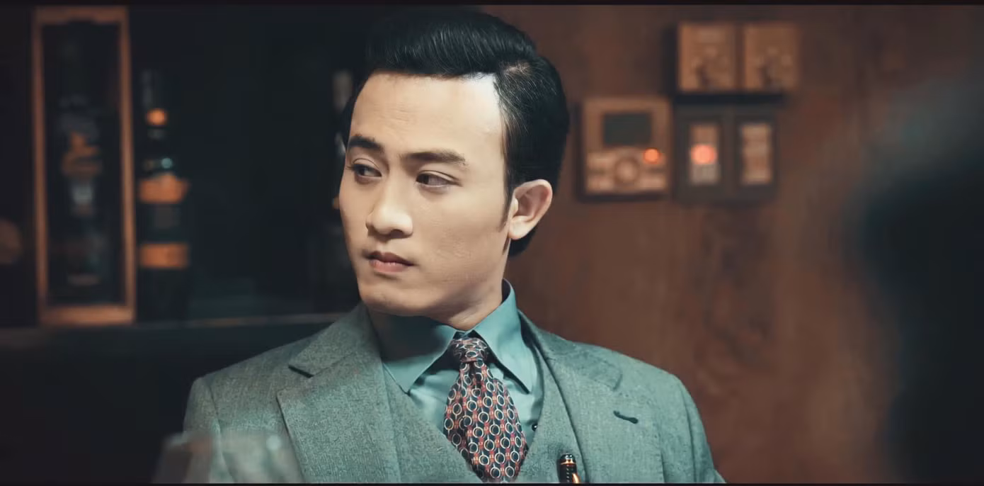 Anh rất chịu khó thay đổi tạo hình nhân vật. Anh rất chịu khó thay đổi tạo hình nhân vật.