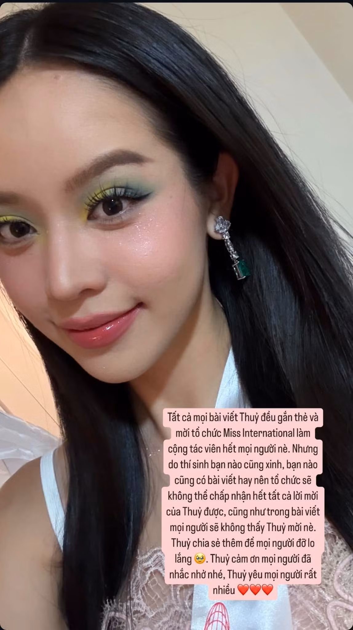Nàng hậu giải thích về chuyện tag tài khoản cuộc thi.