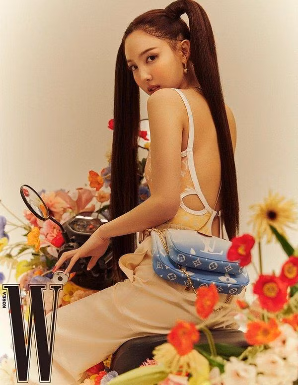 Nayeon vừa có bộ ảnh với trang phục Louis Vuitton Nayeon vừa có bộ ảnh với trang phục Louis Vuitton