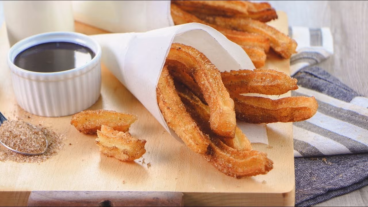 Bánh churros chỉ nhìn đã thấy ngon rồi!