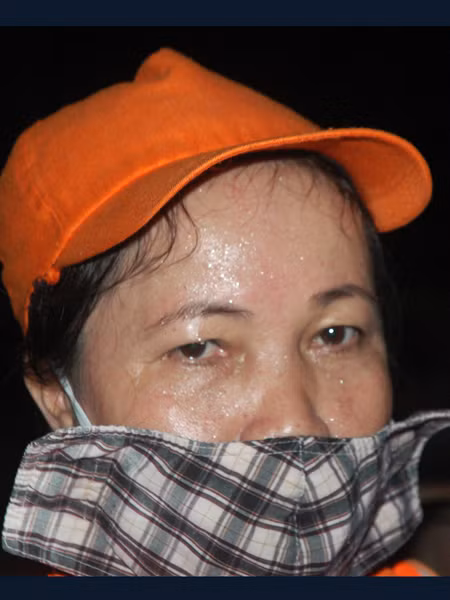 Mồ hôi trên trán chị Hạnh