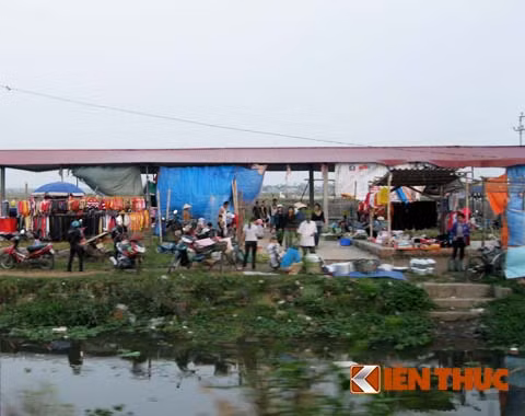 Một góc chợ Đại Hà (Kiến Thụy, Hải Phòng)