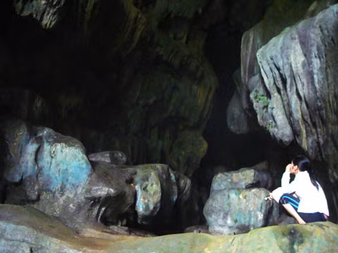 Cửa hang Khóc 