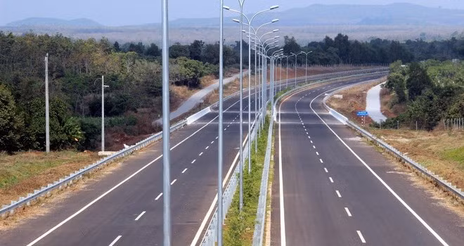 Quốc lộ 32, đoạn từ xã Đường Lâm (thị xã Sơn Tây) đi thị trấn Tây Đằng (huyện Ba Vì) sẽ được cải tạo, nâng cấp với chiều rộng 35m