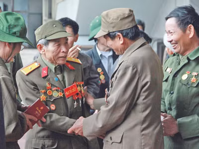 Niềm vui hội ngộ của những cựu binh sau 40 năm