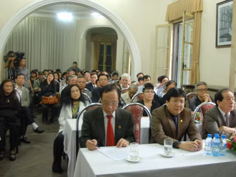 Các nghệ sĩ Hà Nội long trọng làm giỗ đầu NSND Trọng Khôi