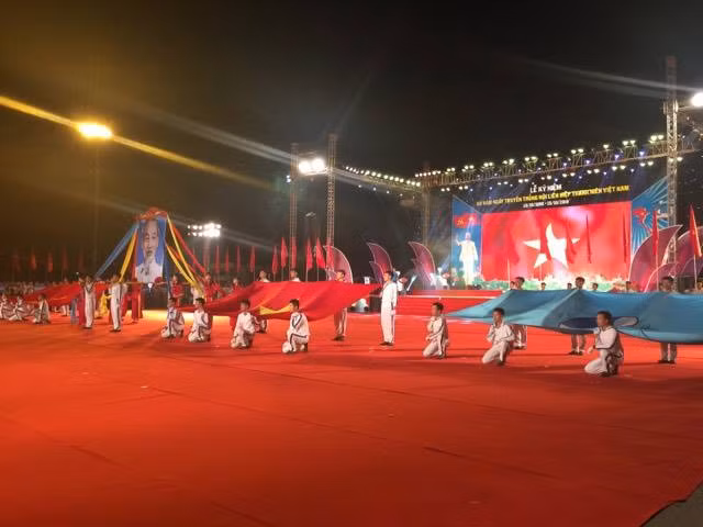 Kỷ niệm 60 năm ngày truyền thống Hội LHTN Việt Nam ảnh 8