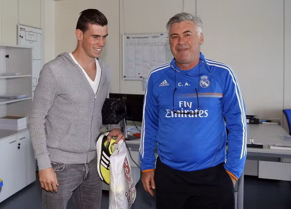 Vào phòng chào HLV Ancelotti