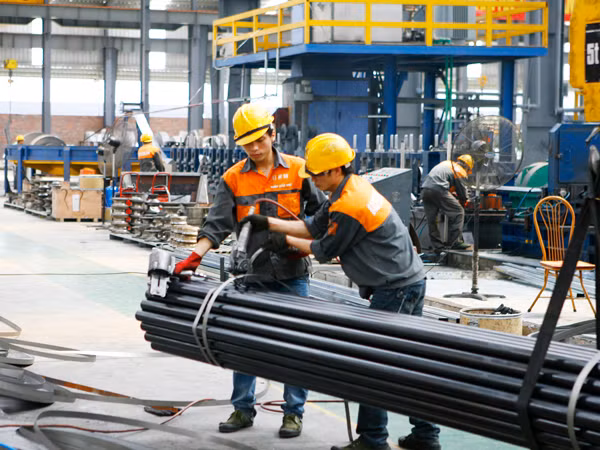Lương cơ bản sẽ tăng trong năm tới, người lao động có thể lại đuổi theo giá cả 