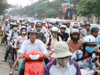 Hà Nội hiện có trên 4,4 triệu xe máy, hơn 20% số này là xe ngoại tỉnh. Ảnh: Trọng Đảng