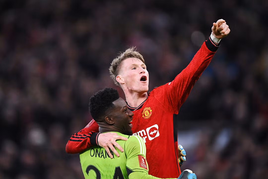 Scott McTominay là một trong những tiền vệ chơi cao nhất trong đội hình (Ảnh: Stu Forster)