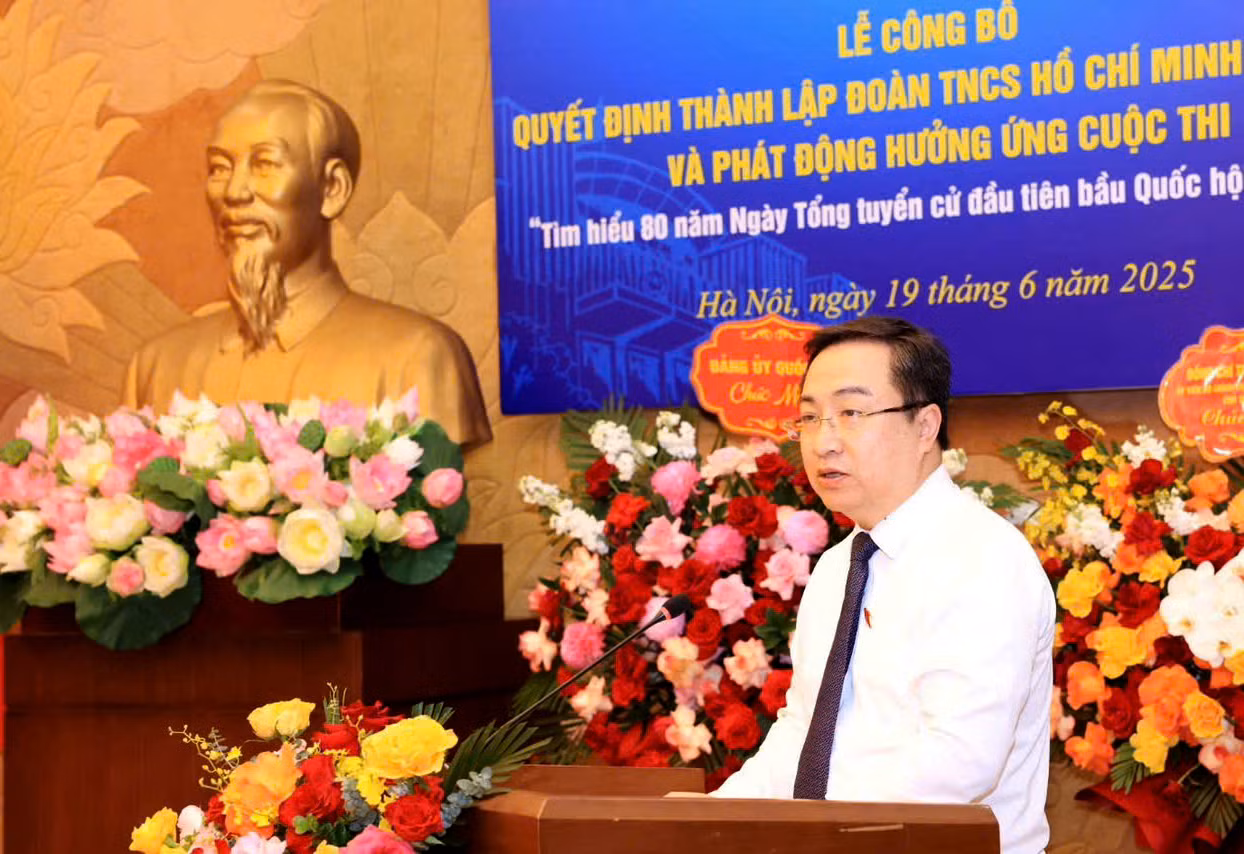Ông Đặng Xuân Phương - Phó Bí thư Đảng ủy Quốc hội, phát biểu chỉ đạo về phương hướng, nhiệm vụ của Đoàn Thanh niên Quốc hội trong thời gian tới. Ảnh: BTC