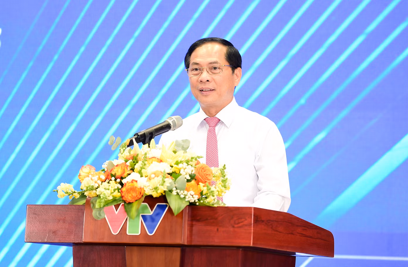 Phó Thủ tướng Bùi Thanh Sơn phát biểu tại lễ tuyên dương. Ảnh: Xuân Tùng Phó Thủ tướng Bùi Thanh Sơn phát biểu tại lễ tuyên dương. Ảnh: Xuân Tùng