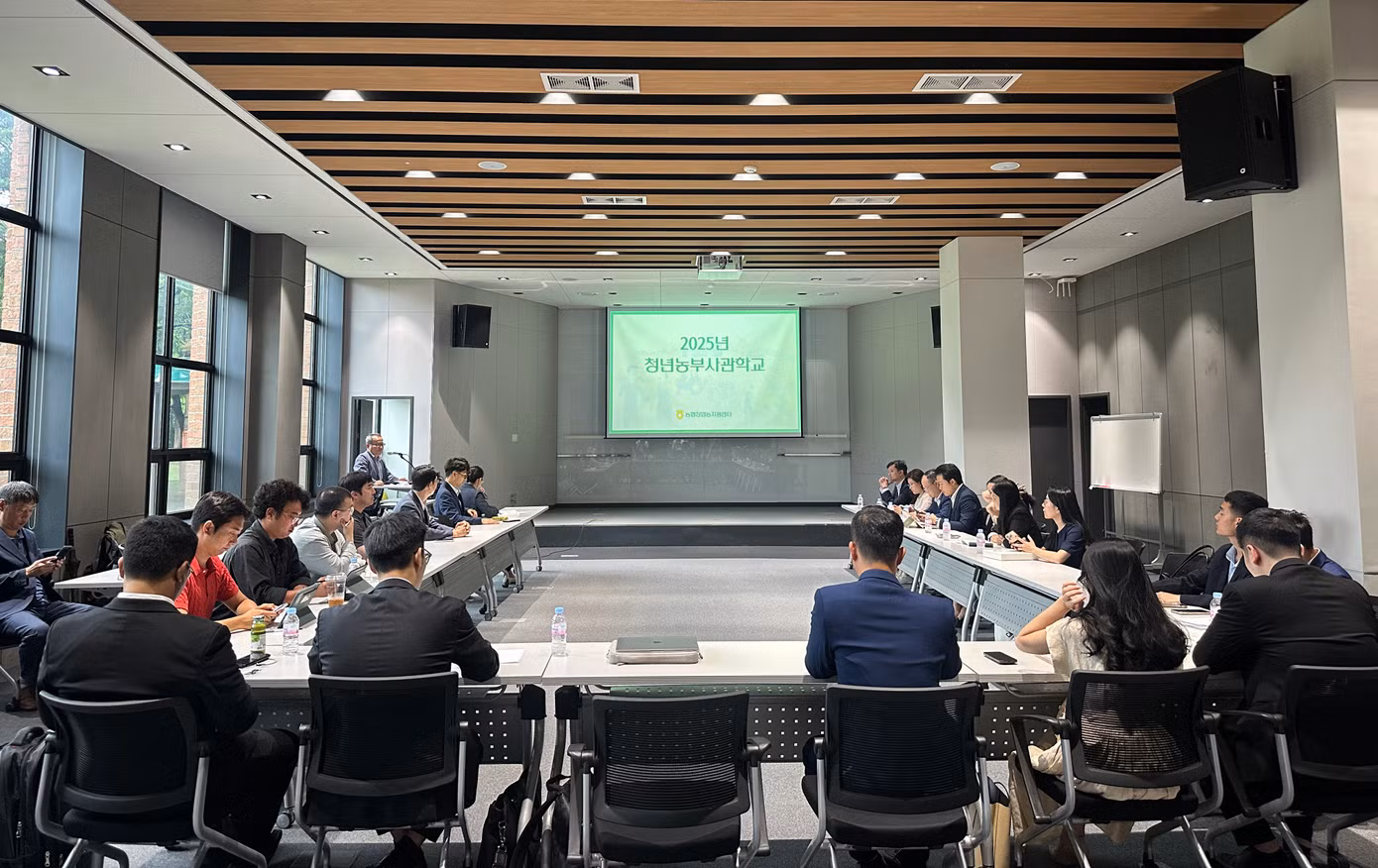Hội thảo giao lưu thanh niên nông thôn Việt Nam - Hàn Quốc. Ảnh: BTC Hội thảo giao lưu thanh niên nông thôn Việt Nam - Hàn Quốc. Ảnh: BTC