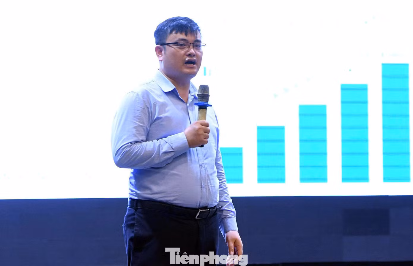 Ông Đỗ Đức Lân trình bày tại hội thảo. Ảnh: Lâm Đăng Hải