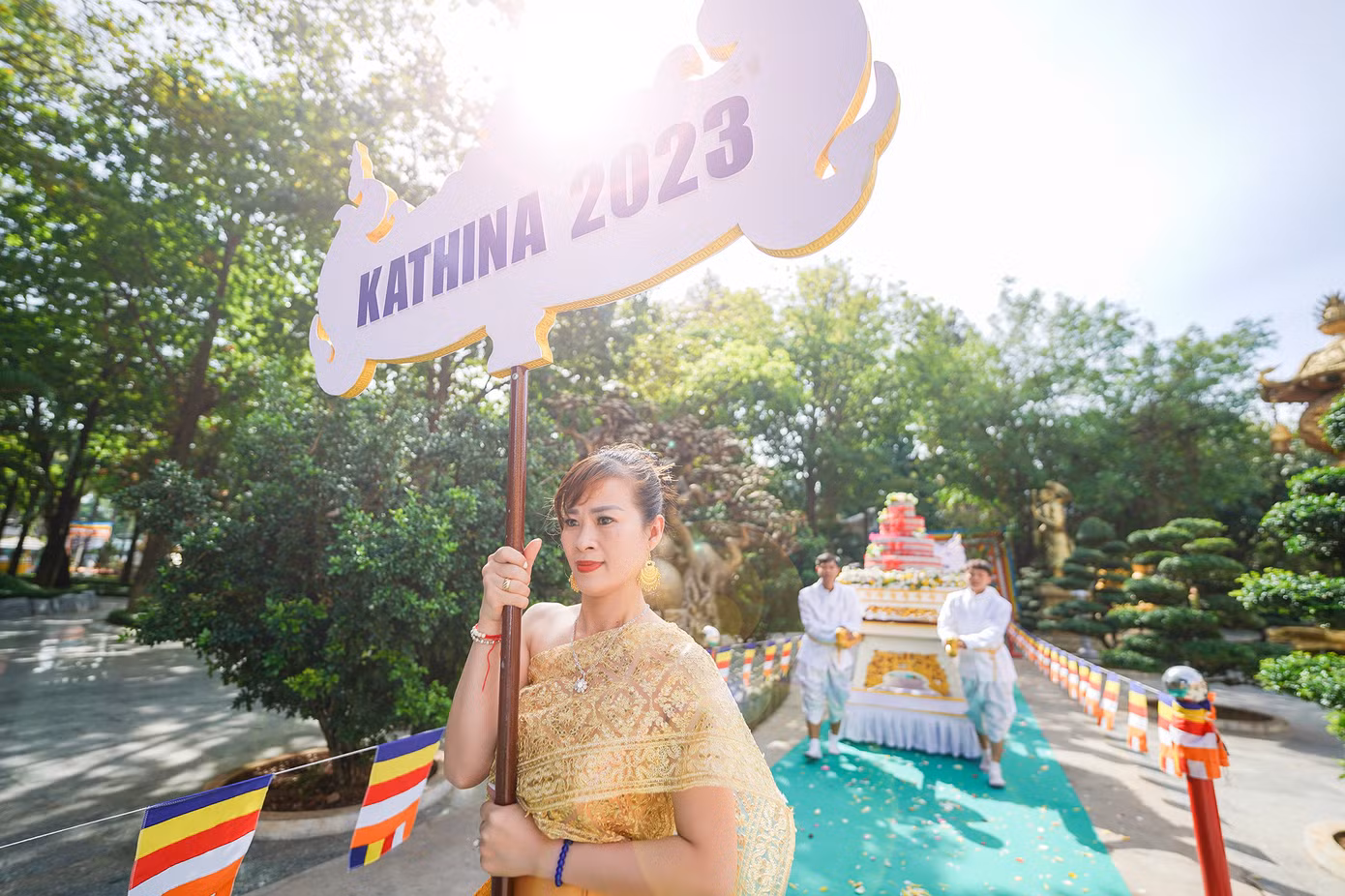 Lễ Kathina là nghi lễ mang đậm văn hóa truyền thống của đồng bào Khmer, được tổ chức nhằm cầu cho phum sóc yên ấm, gia đình bình an, cầu mưa thuận gió hòa và thành kính dâng cà sa, các vật dụng dành cho chư tăng. Ngoài ra, Lễ Kathina vừa thể hiện thiện tâm của Phật tử đối với việc hộ trì tăng đoàn, vừa tạo không khí vui tươi cho phật tử, cho phum, sóc.