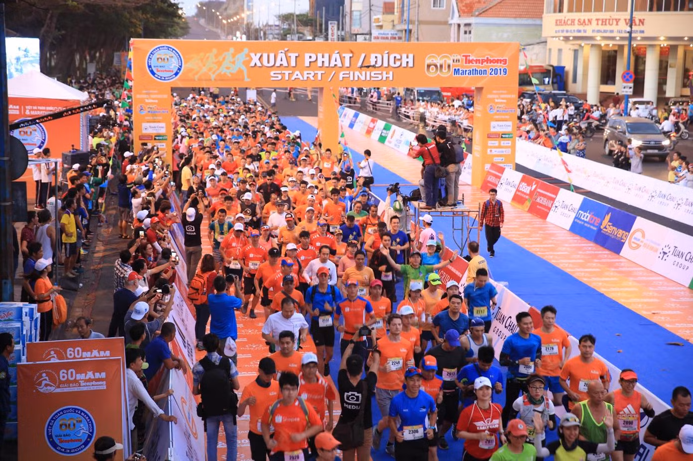 Toàn cảnh Việt dã toàn quốc và Marathon giải báo Tiền Phong 2019 ảnh 18