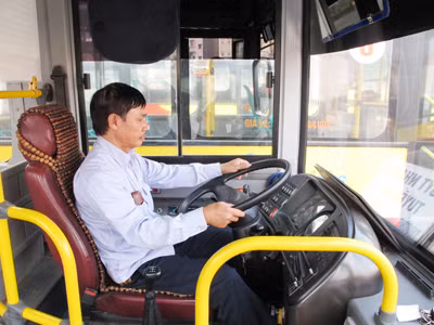 Hơn 1.000 lái phụ xe buýt của Hà Nội được Jica đào tạo kỹ năng lái xe trong năm nay. Ảnh: Trọng Đảng