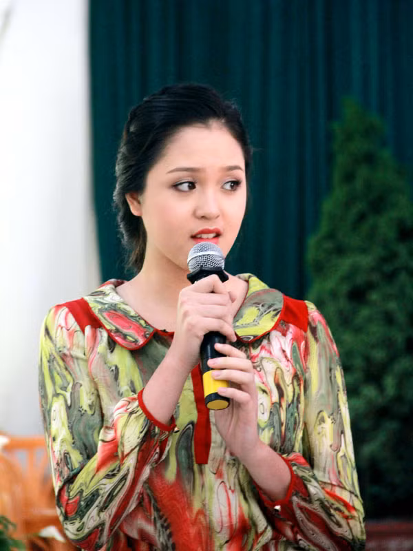 Á hậu Việt Nam 2012 Đõ Hoàng Anh