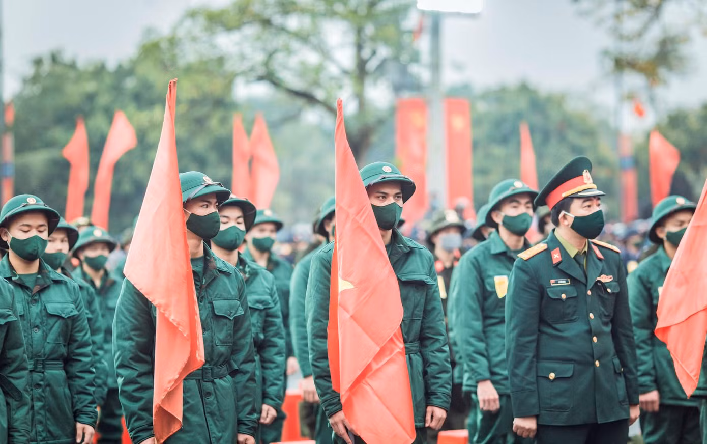 Xung kích trong thực hiện nhiệm vụ quốc phòng an ninh, tổ chức Đoàn các cấp tích cực tuyên truyền, nâng cao nhận thức, trách nhiệm của đoàn viên, thanh niên trong thực hiện hai nhiệm vụ chiến lược xây dựng và bảo vệ Tổ quốc trong tình hình mới. Từ 2018 - 2022, đã có 12.860 thanh niên Nam Định lên đường nhập ngũ, đảm bảo hoàn thành chỉ tiêu giao quân hàng năm.