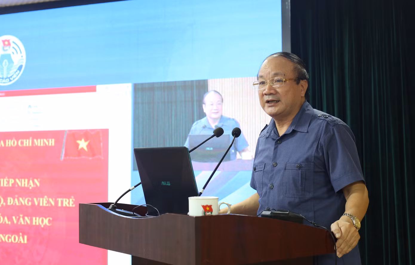 PGS.TS. Nguyễn Toàn Thắng trao đổi tại hội nghị. Ảnh: Bảo Anh