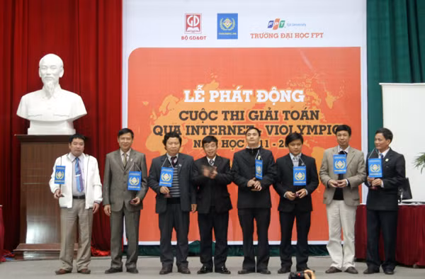 Lễ phát động cuộc thi giải toán qua internet ViOlympic khối THPT sáng 28-12