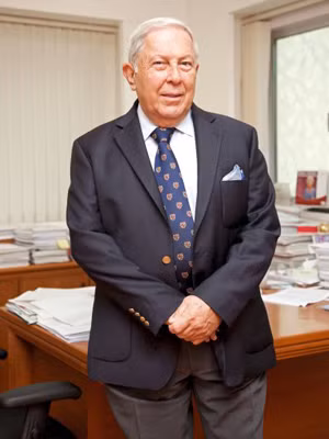 Ông Yusuf Hamied được coi là Robin Hood của ngành dược Ấn Độ. Nguồn: Spiegel Online
