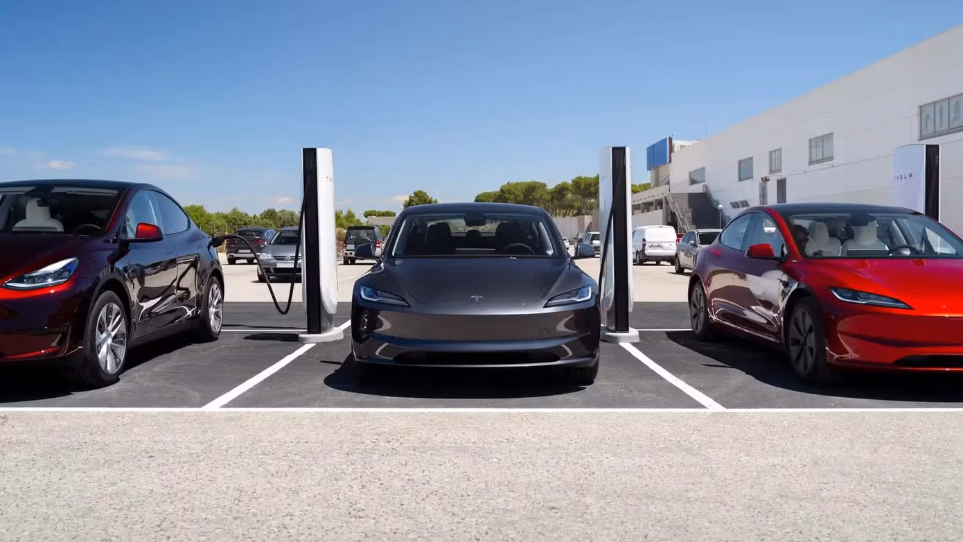 tesla-v4-supercharger.jpg