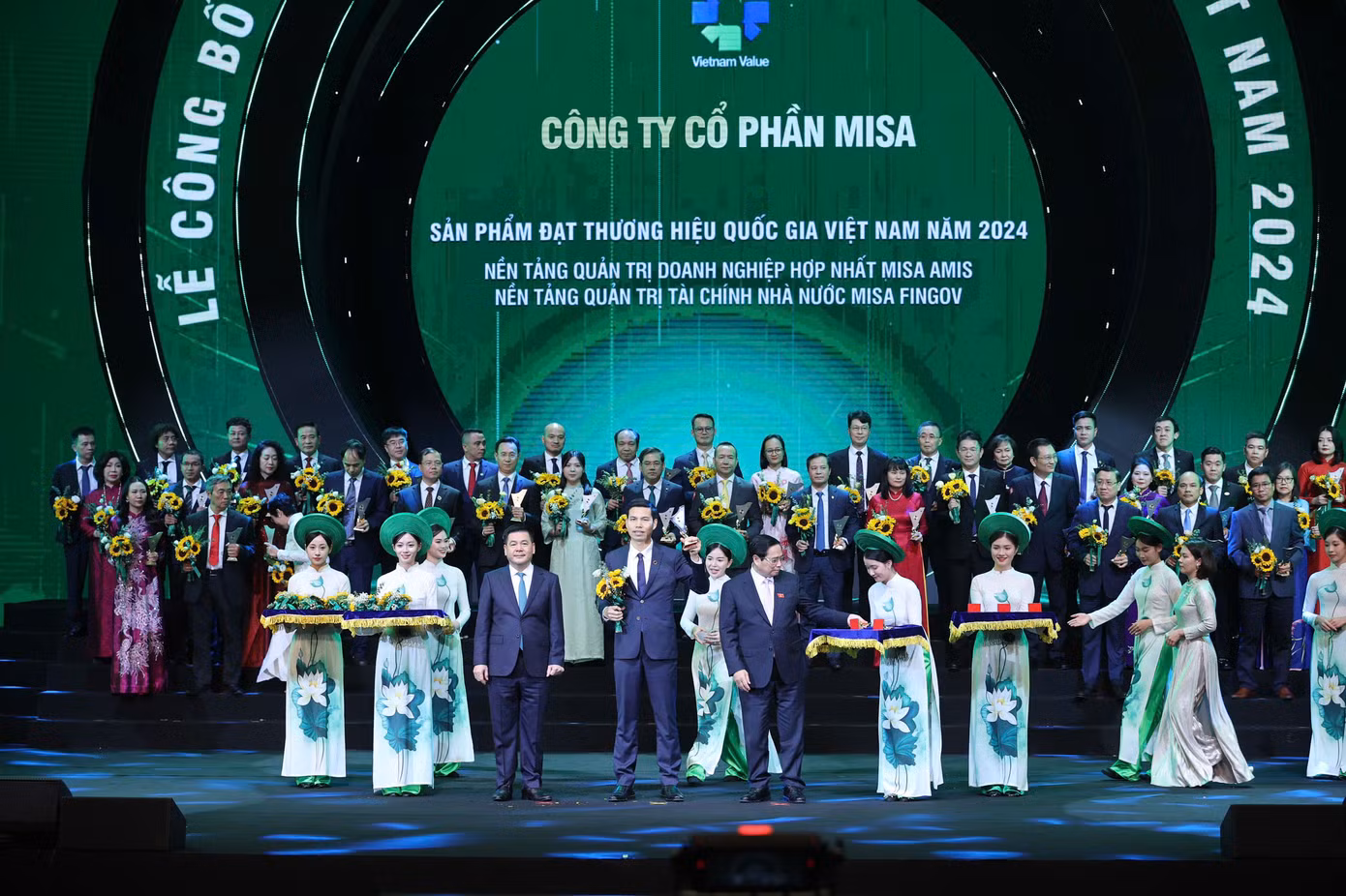 MISA AMIS và MISA FinGov đã được công nhận là Thương hiệu quốc gia Việt Nam 2024 do Thủ tướng và Bộ trưởng Bộ Công thương trao tặng. MISA AMIS và MISA FinGov đã được công nhận là Thương hiệu quốc gia Việt Nam 2024 do Thủ tướng và Bộ trưởng Bộ Công thương trao tặng.
