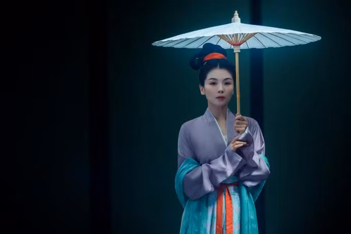 Dù đã ở tuổi U50, nữ diễn viên 7x như mới ngoài ba mươi, từ gương mặt đến vóc dáng.