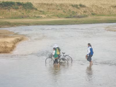 Con đường đến trường lắm thác, nhiều ghềnh đang khiến người dân Chày Lập ngày càng tụt hậu