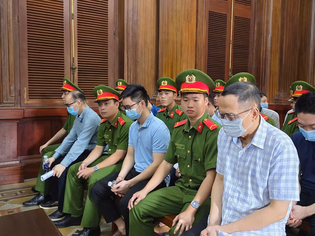 Các bị cáo tại phiên tòa.