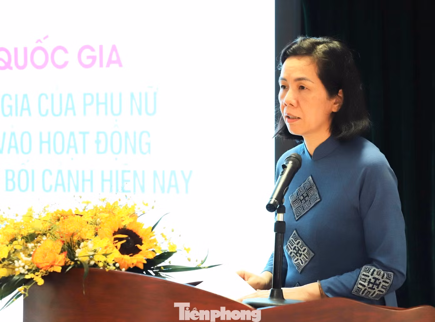 Bà Nguyễn Thị Minh Hương - Phó Chủ tịch Hội Liên hiệp Phụ nữ Việt Nam phát biểu khai mạc hội thảo. Bà Nguyễn Thị Minh Hương - Phó Chủ tịch Hội Liên hiệp Phụ nữ Việt Nam phát biểu khai mạc hội thảo.