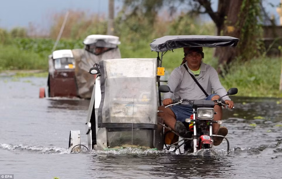 Nước ngập khắp nơi