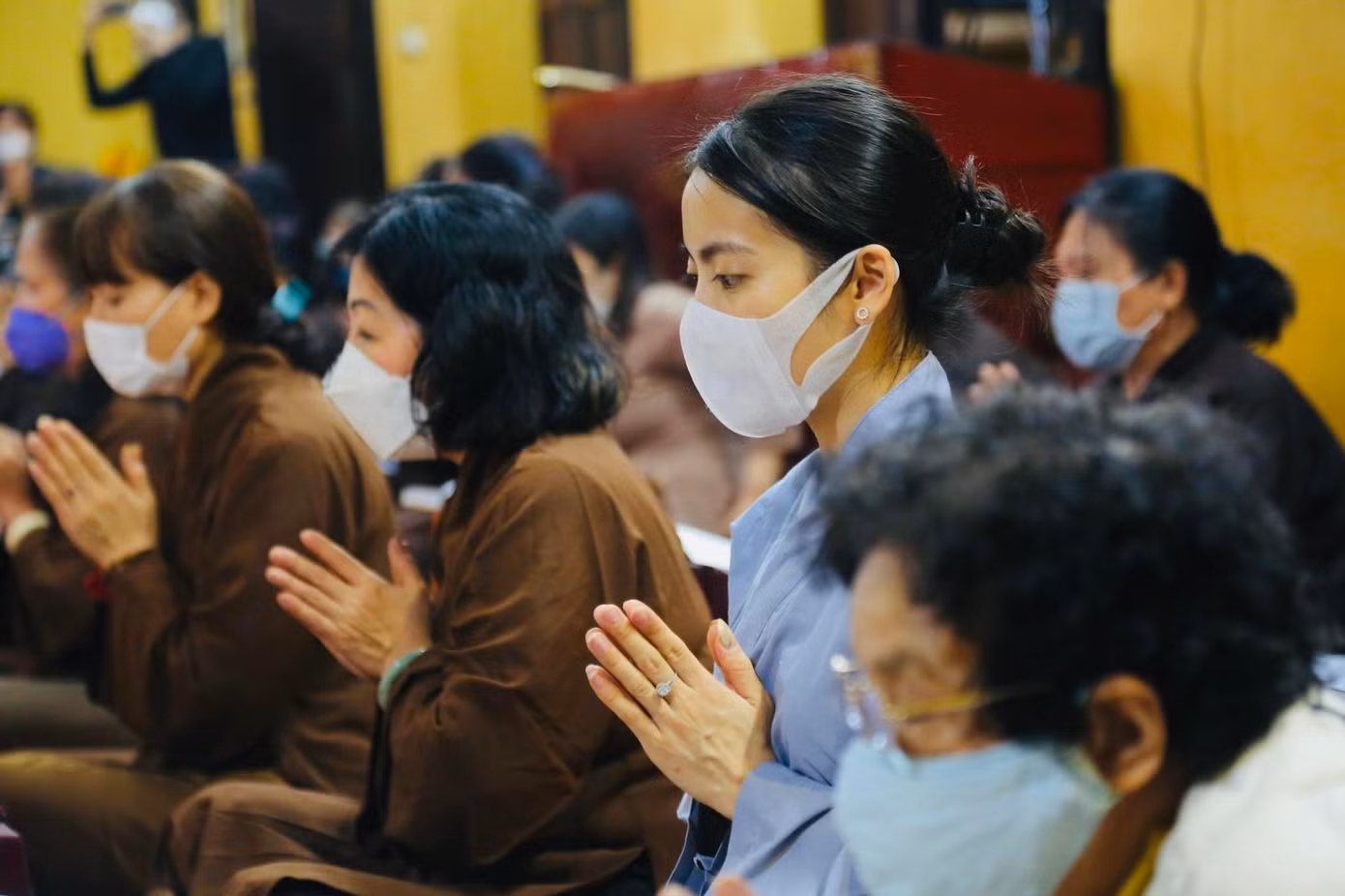 Xúc động lễ tưởng niệm đồng bào tử vong và cán bộ, chiến sĩ hy sinh do đại dịch COVID-19 ảnh 49 Xúc động lễ tưởng niệm đồng bào tử vong và cán bộ, chiến sĩ hy sinh do đại dịch COVID-19 ảnh 49