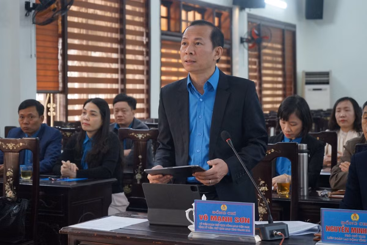 Ông Võ Mạnh Sơn, Chủ tịch Liên đoàn lao động tỉnh Thanh Hóa. Ảnh: Quách Du Ông Võ Mạnh Sơn, Chủ tịch Liên đoàn lao động tỉnh Thanh Hóa. Ảnh: Quách Du