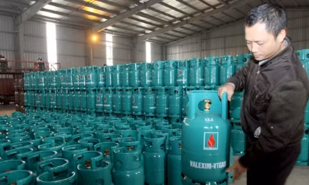 Doanh nghiêp kinh doanh gas phải bỏ ra hàng trăm tỷ đồng sản xuất vỏ