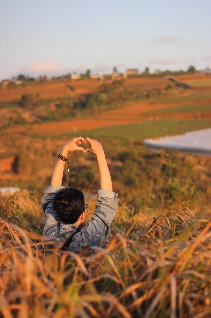 Bạn hãy tưởng tượng một xã hội mà chúng ta luôn sẵn sàng giang rộng vòng tay với nhau có phải sẽ rất tuyệt không. Bạn hãy tưởng tượng một xã hội mà chúng ta luôn sẵn sàng giang rộng vòng tay với nhau có phải sẽ rất tuyệt không.