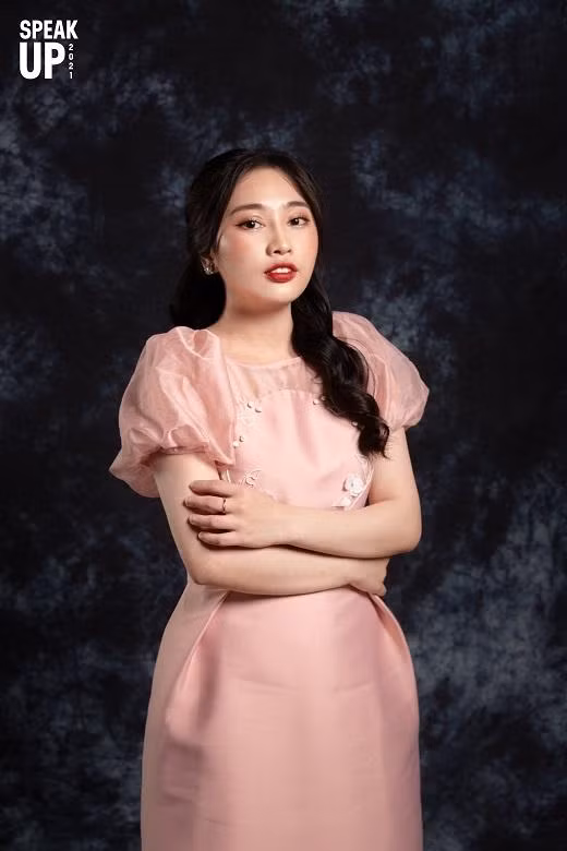 "Ai cũng sẽ có những lúc vấp ngã, dừng lại và hoài nghi bản thân, nhưng điều quan trọng nhất là mình phải biết thế nào là "đủ" với nỗi buồn để quay trở lại thật ấn tượng", lời động viên tiếp thêm năng lượng của Quỳnh Đan. "Ai cũng sẽ có những lúc vấp ngã, dừng lại và hoài nghi bản thân, nhưng điều quan trọng nhất là mình phải biết thế nào là "đủ" với nỗi buồn để quay trở lại thật ấn tượng", lời động viên tiếp thêm năng lượng của Quỳnh Đan.