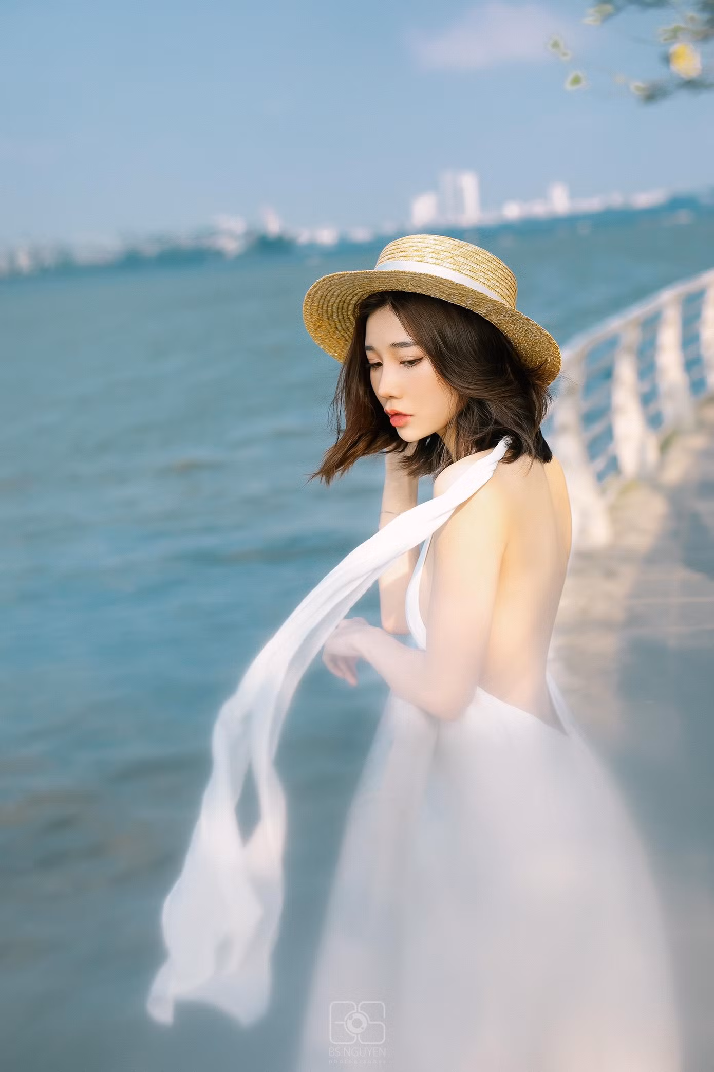 Cô hot girl muốn nhắn gửi thanh xuân của mình rằng: “Tuổi trẻ có hạn và mình chỉ sống một lần trên đời nên hãy làm những gì mà bản thân mong muốn”. Ảnh: NVCC