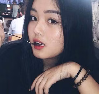 Quỳnh Như từng là cô gái mũm mĩm đầy tự ti vì cân nặng của bản thân Quỳnh Như từng là cô gái mũm mĩm đầy tự ti vì cân nặng của bản thân