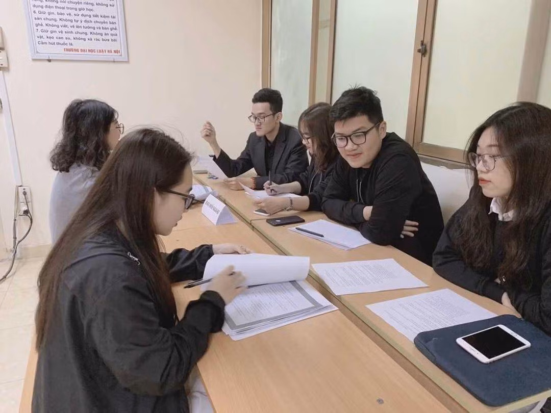 Buổi tuyển thành viên của Liên chi đoàn Luật Chất lượng cao Buổi tuyển thành viên của Liên chi đoàn Luật Chất lượng cao