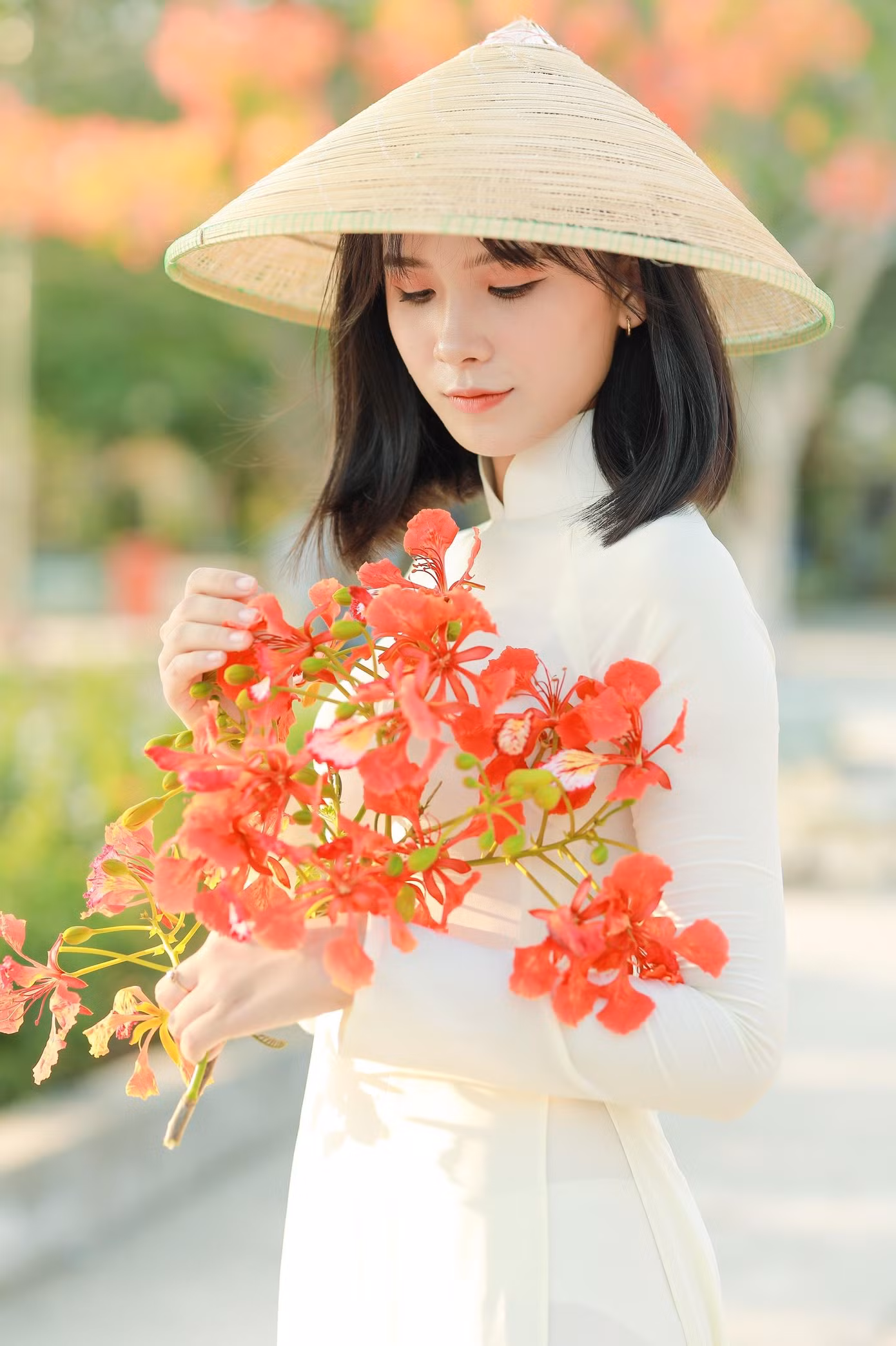 Phương Quyên chia sẻ: “Bản thân rất hạnh phúc mỗi khi được diện lên mình chiếc áo dài truyền thống."