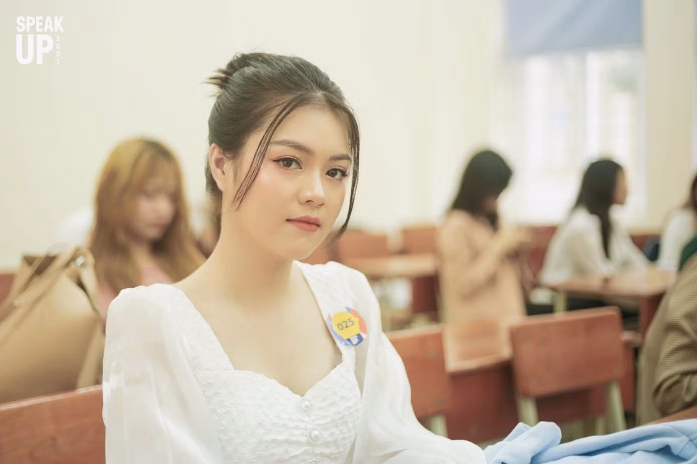 Thu Hằng trong Top 10 cuộc thi Speak Up